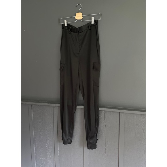 Aritzia Babaton Refined Satin Cargo Pant in Black Size 4 - Picture 13 of 16